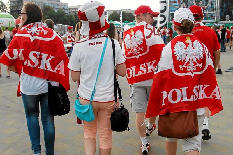 Polacy trzy razy rzadziej od Polek zawierają małżeństwa z obcokrajowcami.