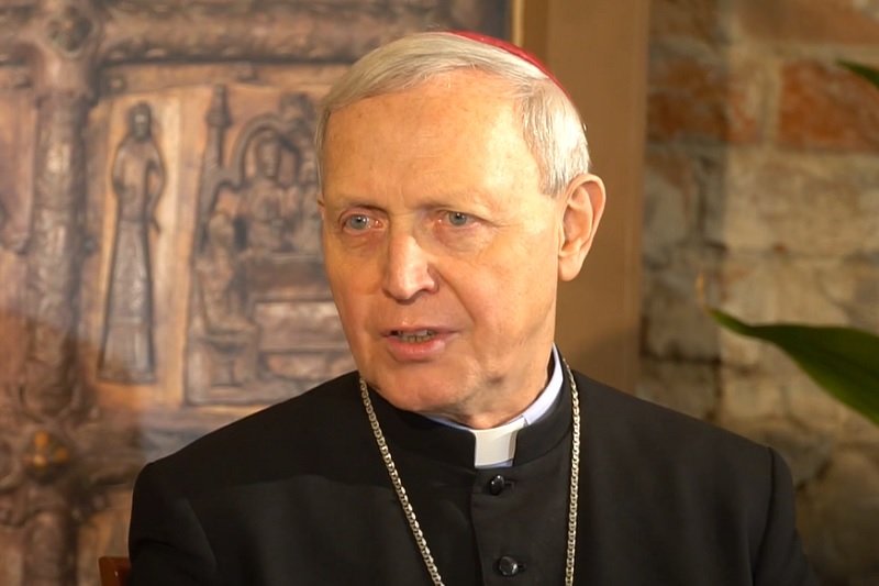 Bp Piotr Libera sugeruje ustawianie krzyży morowych.