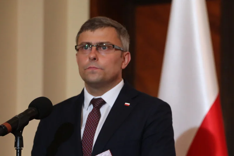 Jarosław Wieczorek uchylił decyzję o uchwaleniu Karty Praw Rodzin.
