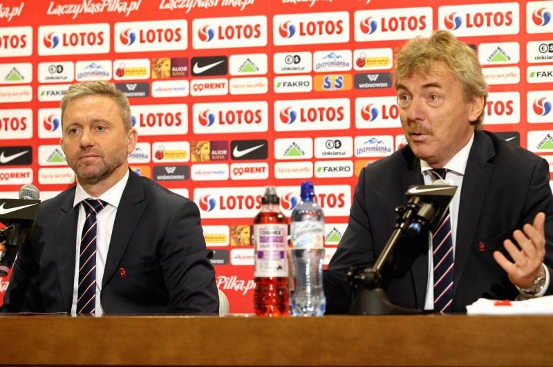 Boniek i Brzęczek podczas konferencji w 2018 roku. Żelazny: miało dojść do kłótni Brzęczka z Bońkiem.