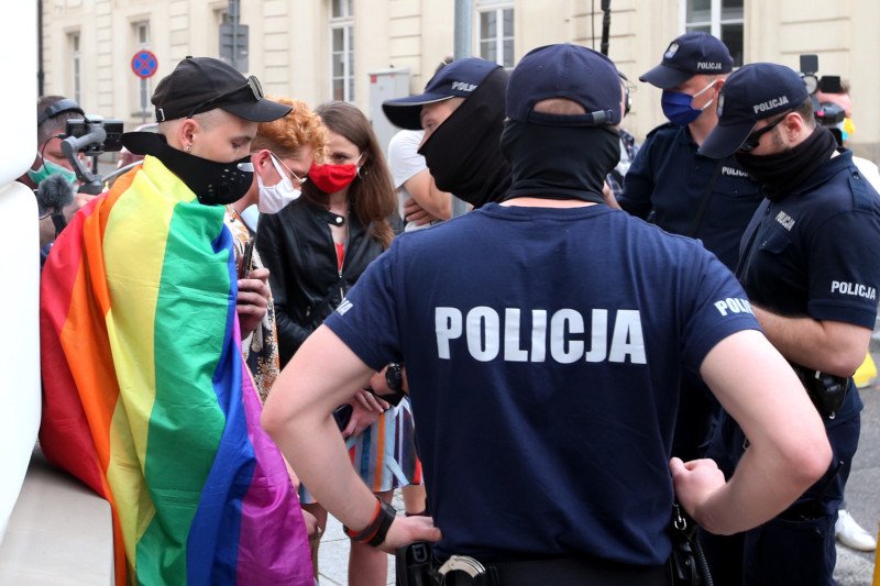 Uczestnicy wydarzenia "Tęczowe Disco" byli zatrzymywani przez policję.
