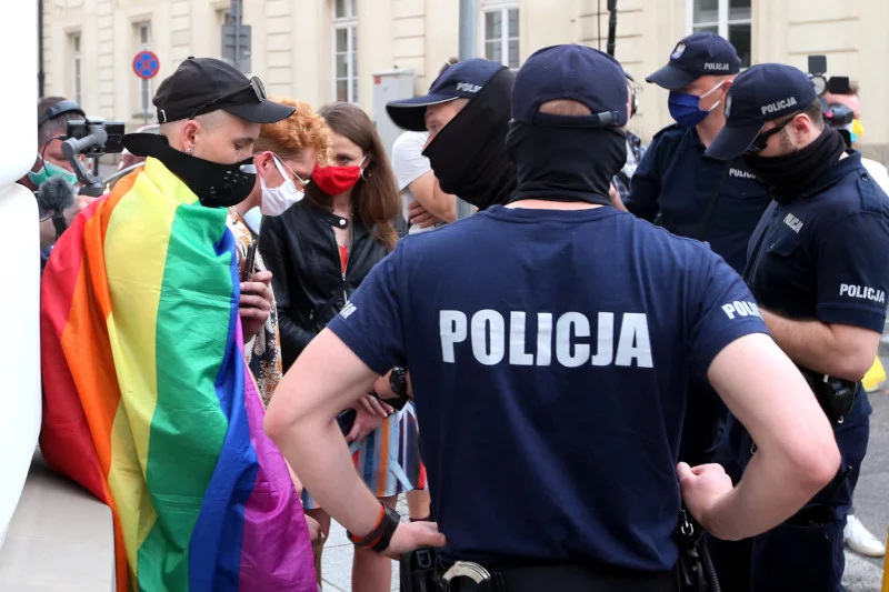 Uczestnicy wydarzenia "Tęczowe Disco" byli zatrzymywani przez policję.