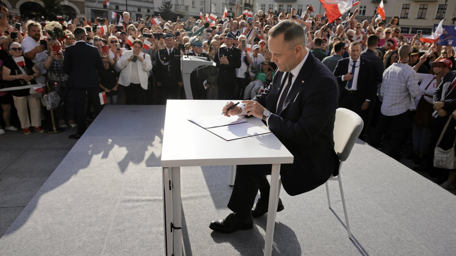 Zerowy PIT dla rodzin ma więcej wad niż zalet PIT 0 proc. dla rodzin. Wady i zalety