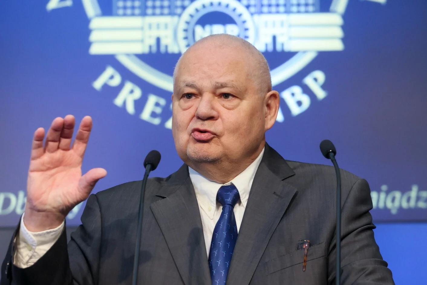 NBPpóźną nocą zamieścił przeprosiny.