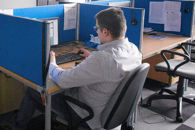 Za niższe płace i nawał pracy należy się rekompensata w postaci 6 dodatkowych dni wolnego, uważa OPZZ