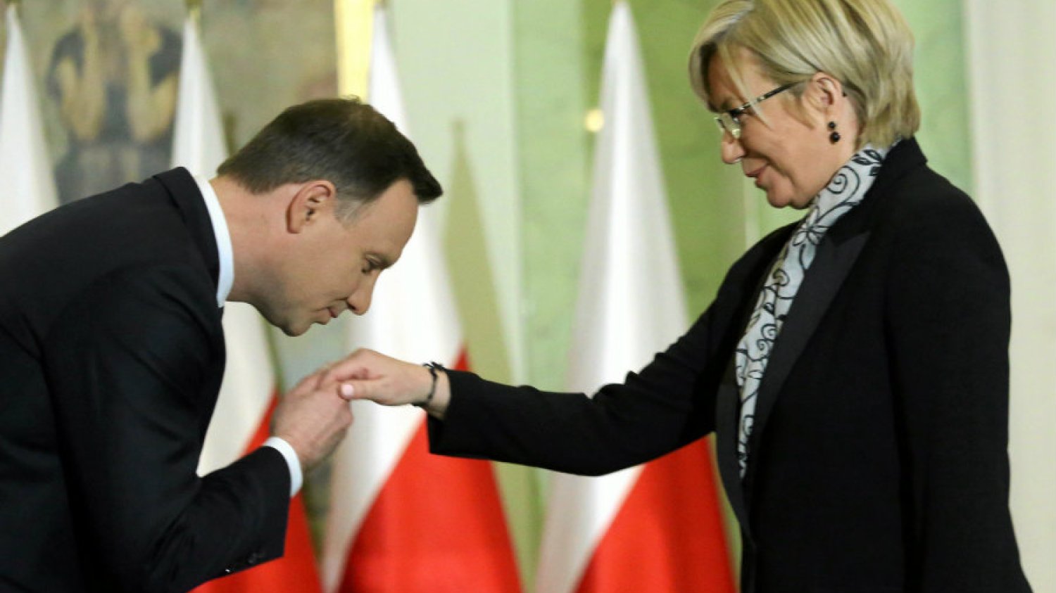 Andrzej Duda mianował Julię Przyłębską szefową rozmontowanego wcześniej Trybunału Konstytucyjnego.