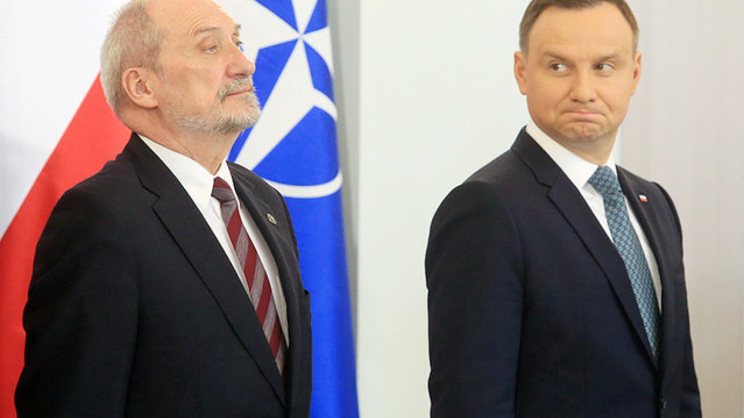 Odmowa ws. sztandarów dla WOT-u to kolejna odsłona konfliktu Macierewicz-Duda.