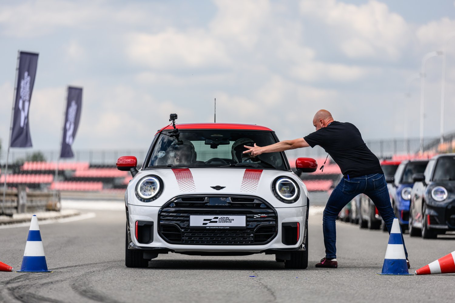 Pierwszy raz na torze i od razu zwycięstwo. MINI JCW dało mi dzień, którego nie zapomnę