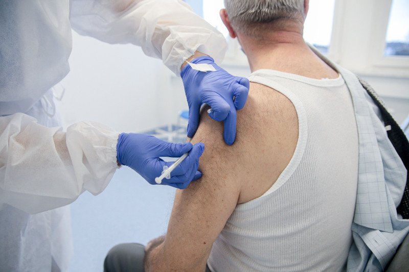 Będzie kontrola w gabinecie lekarza z Bielan Wrocławskich, który pobierał opłaty za szczepienia przeciw COVID-19. (zdjęcie ilustracyjne)