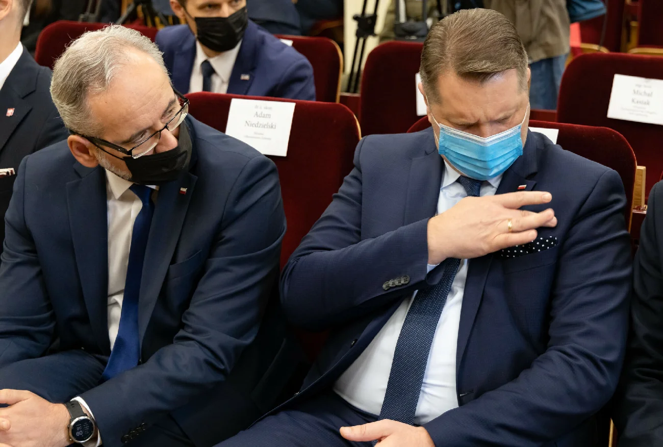 Rząd ma rozważać skrócenie kwarantanny dzieci