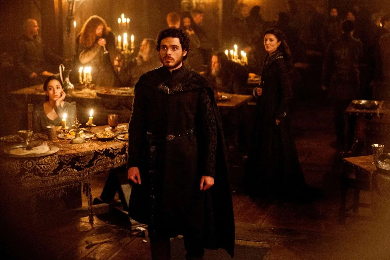 Richard Madden jako Robb Stark w serialu "Gra o tron".