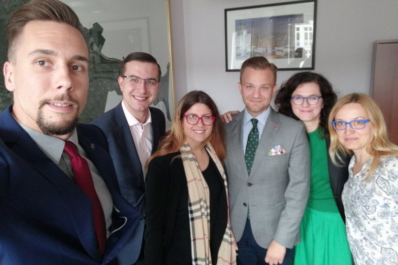 Życzenia urodzinowe dla Aleksandry Dulkiewicz płyną nie tylko od jej najbliższych współpracowników.