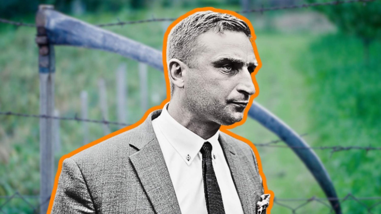 Bąkiewicz zarzuty Robert Bąkiewicz przed prokuraturą. Po radykalnym przemówieniu w centrum Warszawy usłyszał zarzuty m.in. nawoływania do zbrodni na premierze.