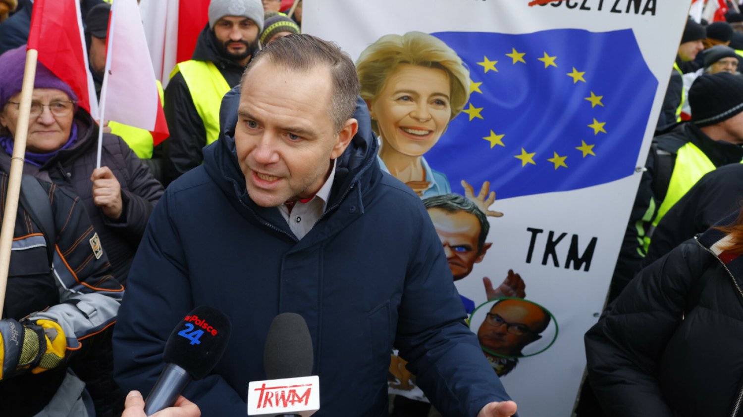 PiS często w swoich przekazach podgrzewa atmosferę polityczną.