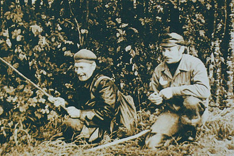 August Saabe (po lewej) z agentem KGB na chwilę przed śmiercią, 28 IX 1978.