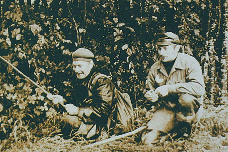 August Saabe (po lewej) z agentem KGB na chwilę przed śmiercią, 28 IX 1978.