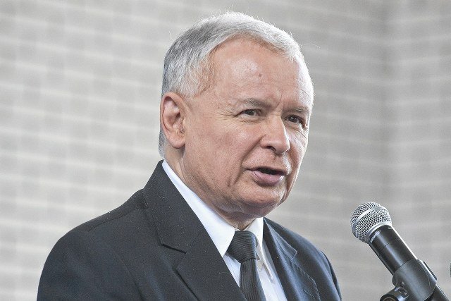 Partia Jarosława Kaczyńskiego znów wygrała, ale PO była tym razem tuż za nią