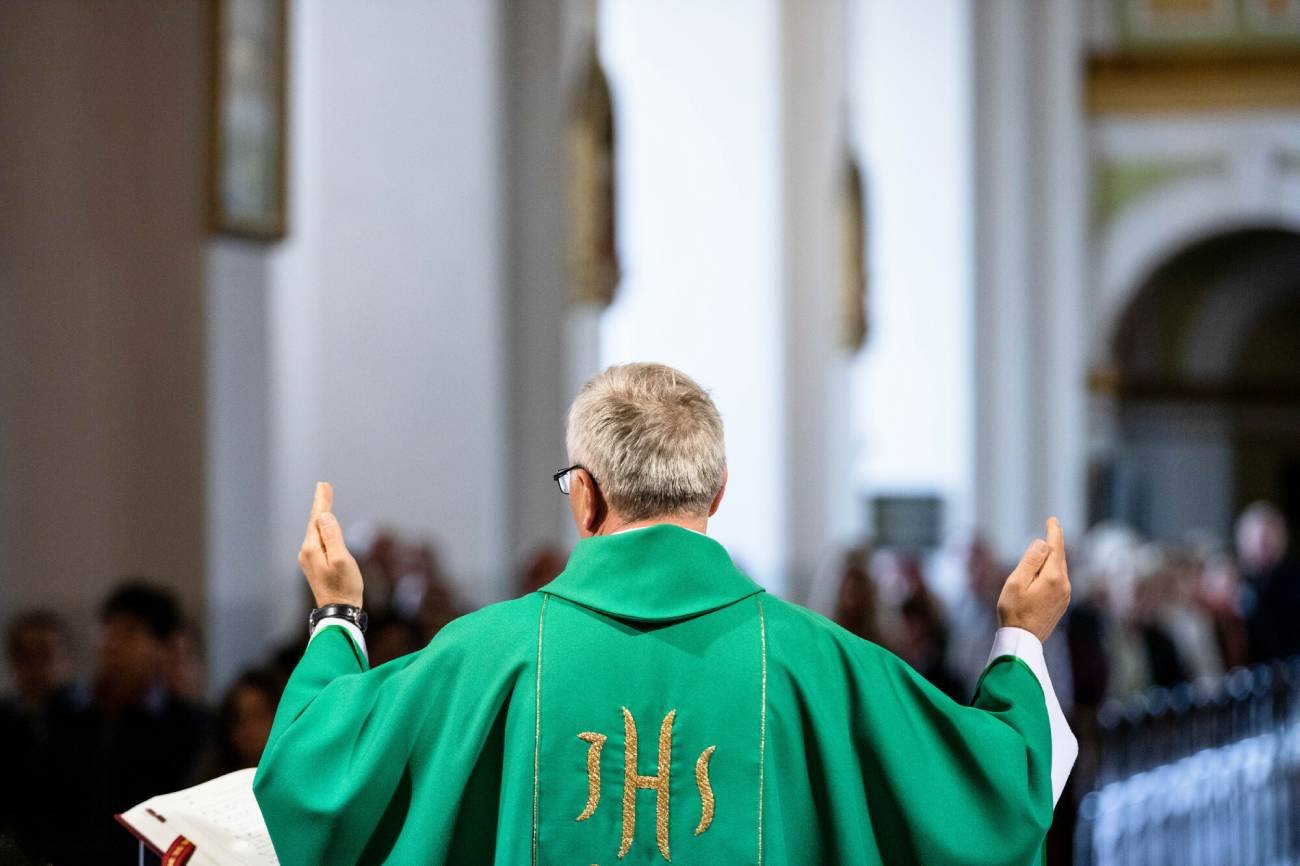 Księża zostali odsunięci od służby wojskowej. Innym grozi kara za unikanie służby