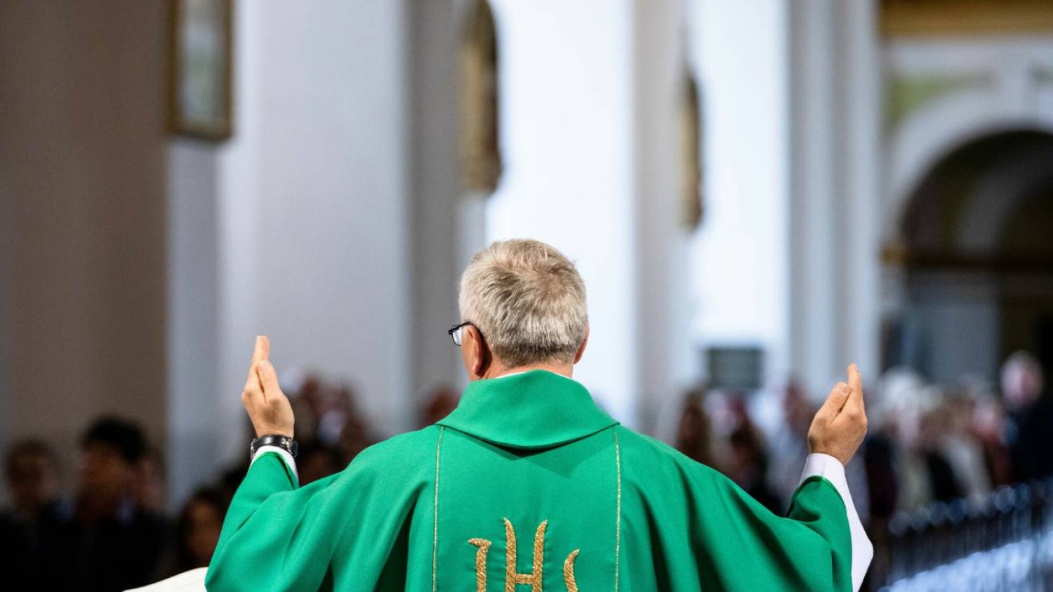 Księża zostali odsunięci od służby wojskowej. Innym grozi kara za unikanie służby