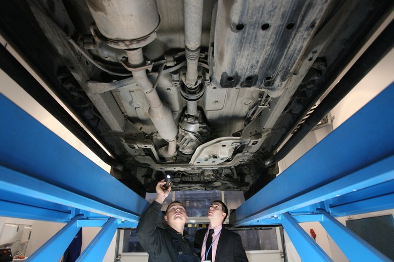 Regularna kontrola techniczna pojazdu to przede wszystkim bezpieczeństwo podczas jazdy.