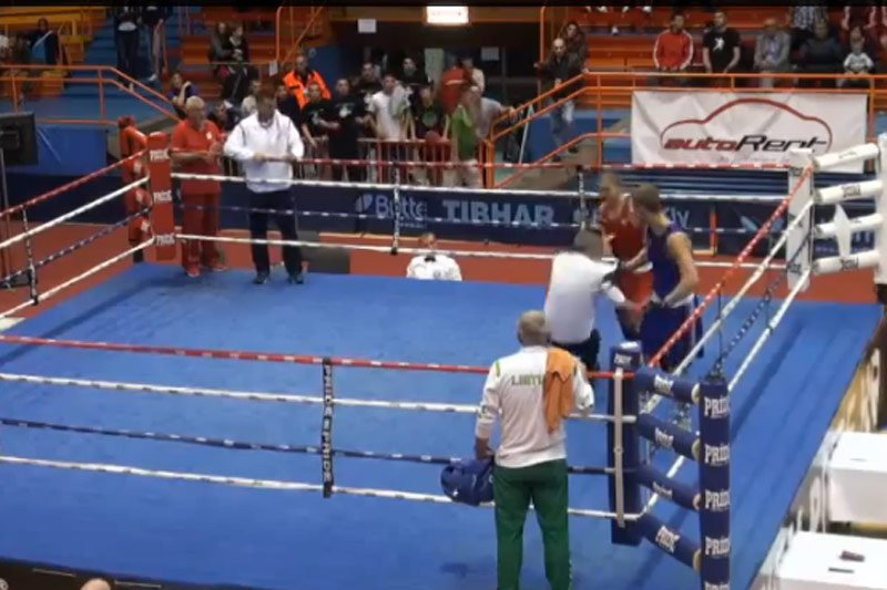 Sędzia Maciej Dziurgot został pobity na ringu przez chorwackiego zawodnika Vido Loncara za nieprzychylny dla Chorwata wynik walki.