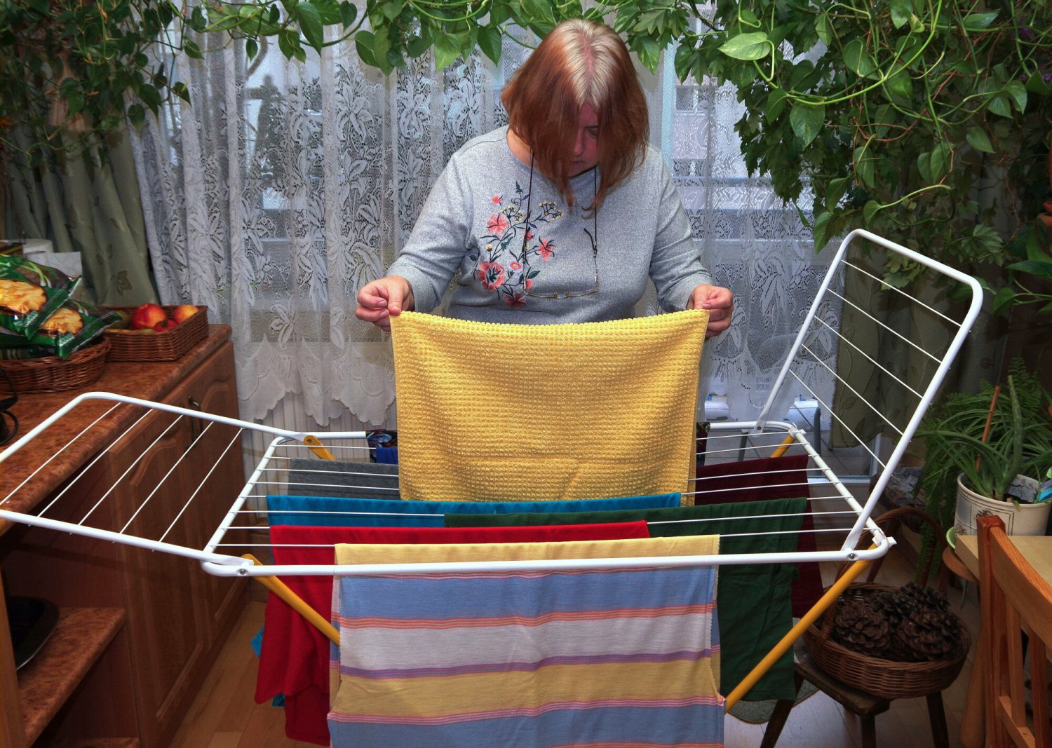 Trik na suszenie prześcieradła. Już nie będziecie tero robić inaczej