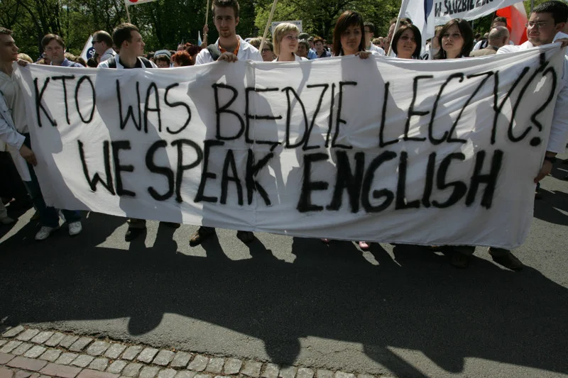 Protest pracowników ochrony zdrowia w 2006 r. Zdjęcie jest jedynie ilustracją do tekstu.