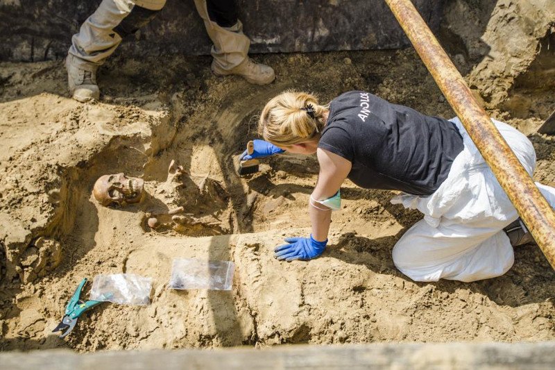 Odnaleziono miejsce pochówku wielu ofiar reżimu komunistycznego. Teraz trzeba ustalić do kogo należą ekshumowane szczątki