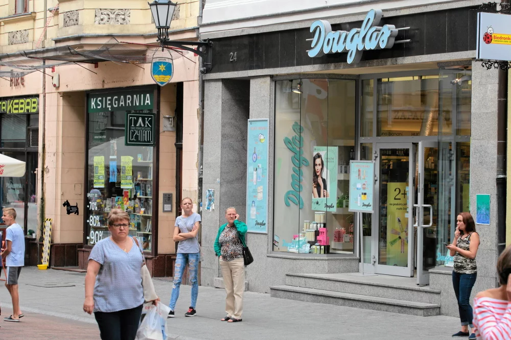 W drogeriach panuje kontrowersyjny system premii.