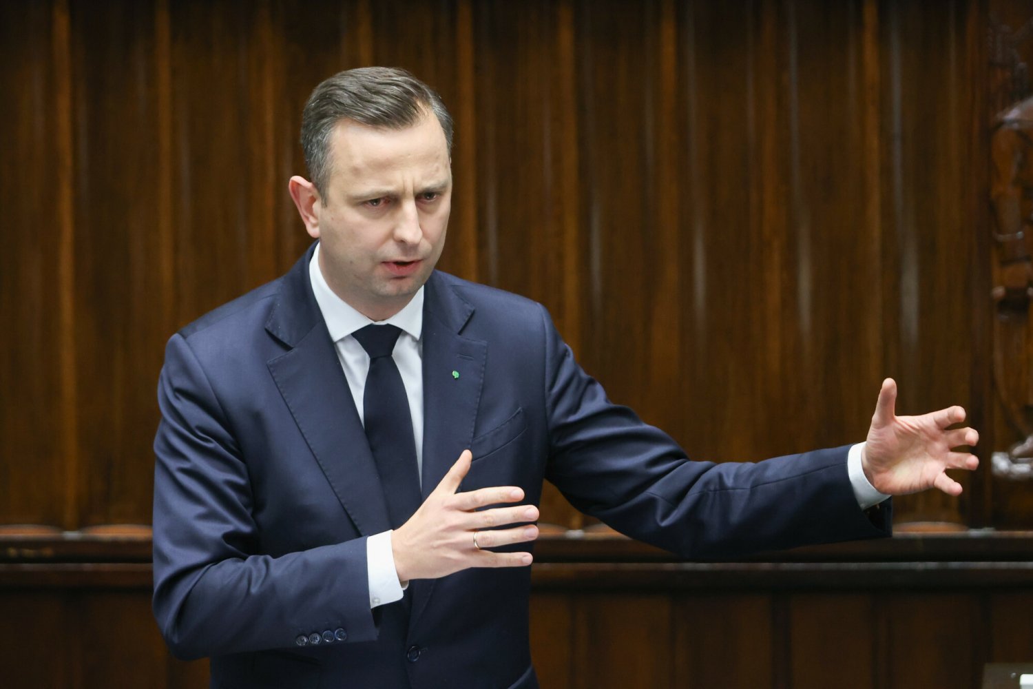 Kosiniak-Kamysz chce zachęcić ludzi pieniędzmi do szczepień.