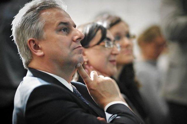 Ustawa, która daje ministrowi sprawiedliwości wgląd w akta sądowe, czeka na podpis prezydenta