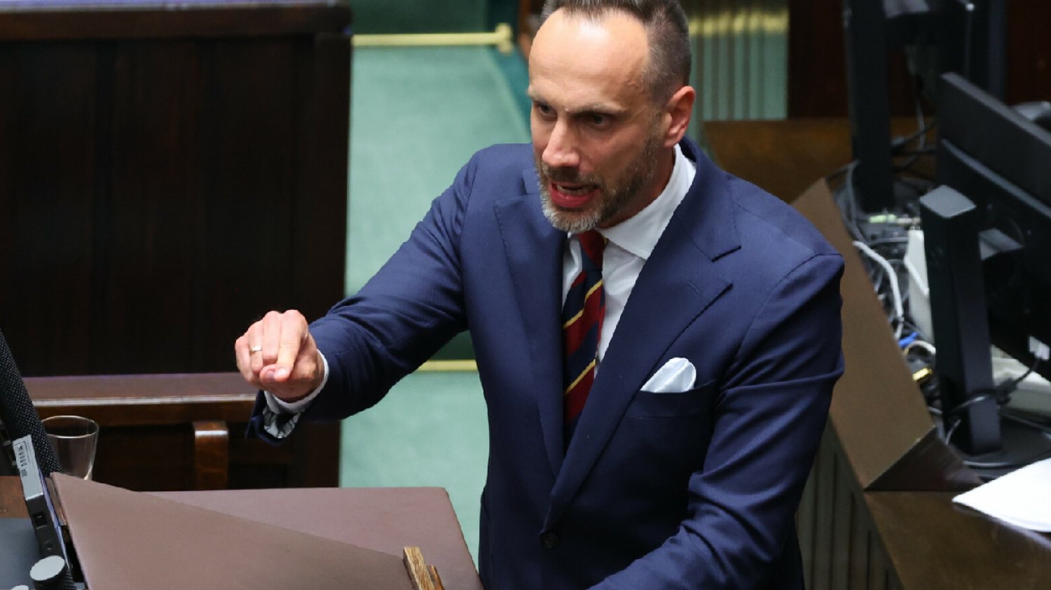 Janusz Kowalski z Solidarnej Polski o Macierewiczu: Wielki polski bohater