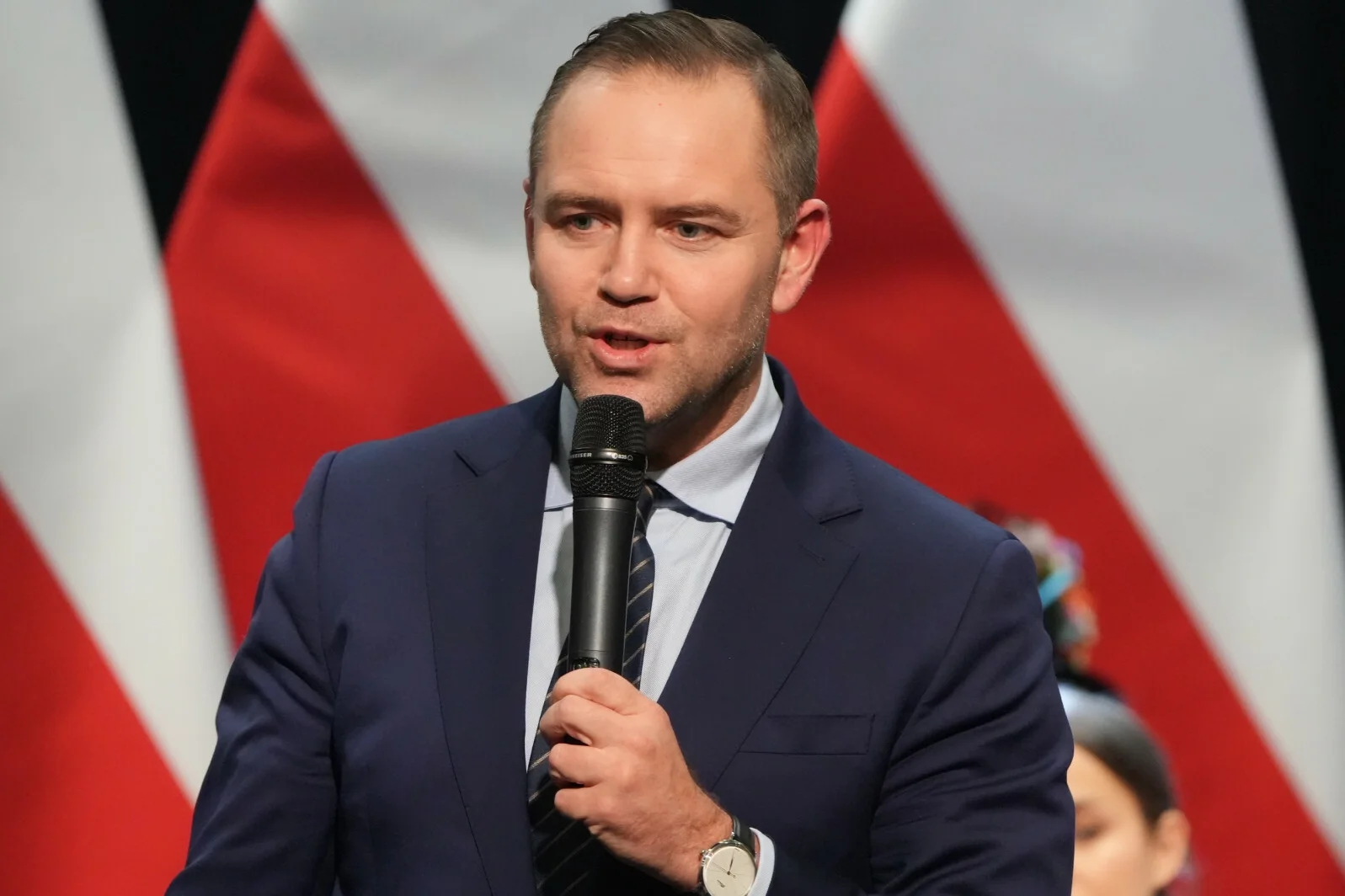 Okrzyki przeciwko Tuskowi na spotkaniu z Nawrockim. Złośliwa uwaga szef IPN