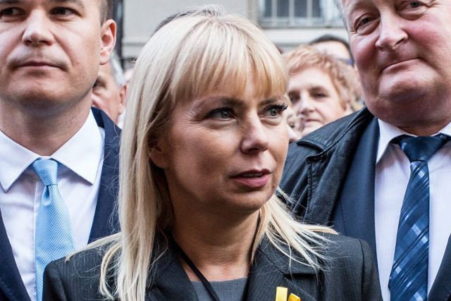 Radio RMF FM twierdzi, że Elżbieta Bieńkowska nie jest lubiana przez podlegających jej dyrektorów