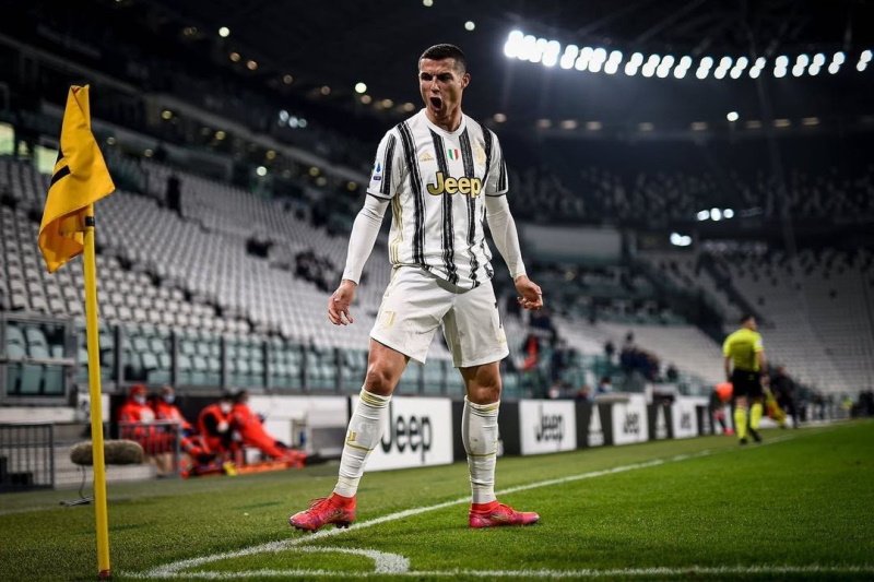 Cristiano Ronaldo strzelił dwie bramki i uratował zwycięstwo Juventusowi Turyn