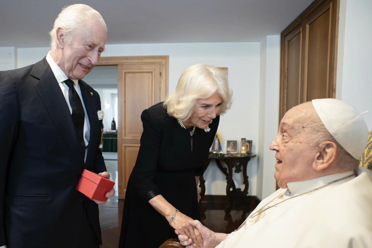 Papież Franciszek nie żyje. Król Karol III reaguje na śmierć głowy Kościoła