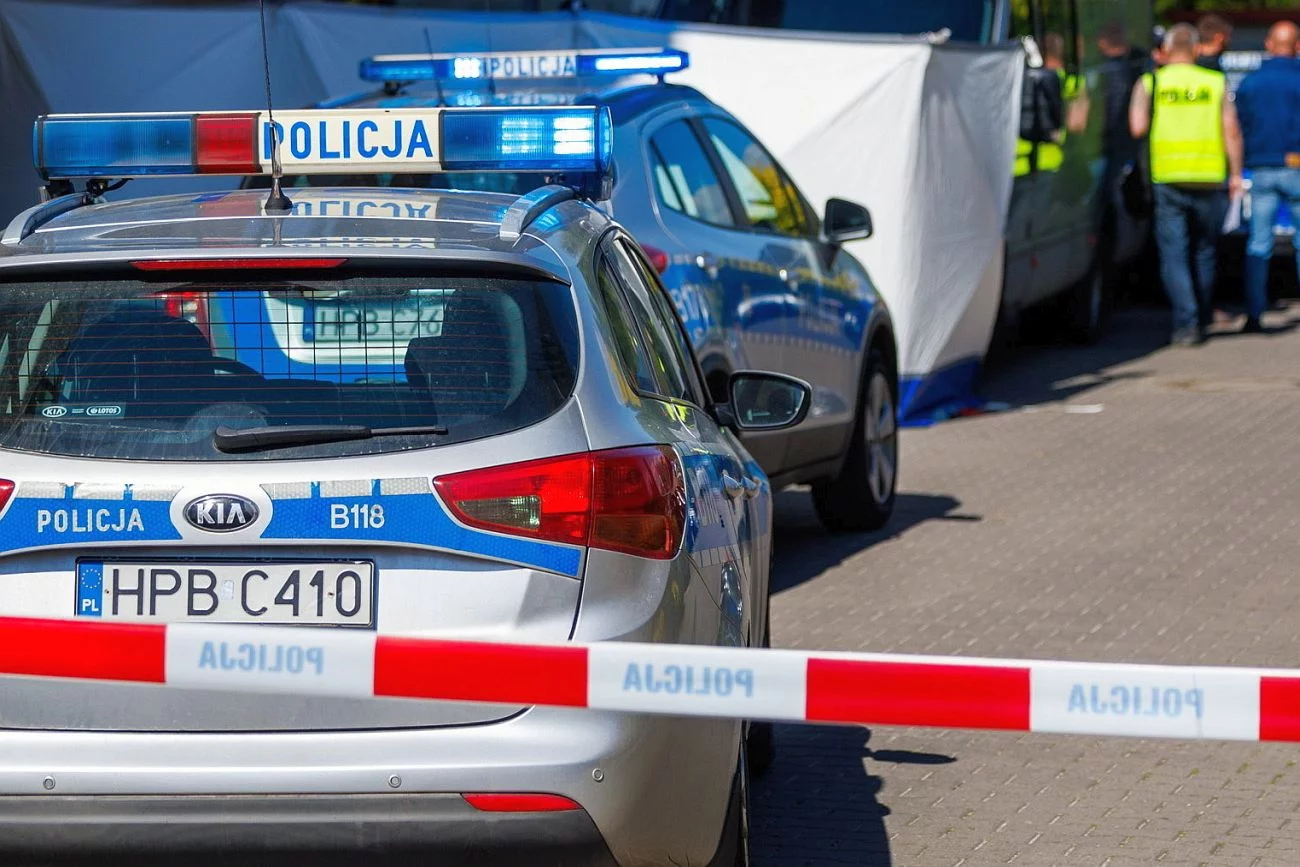 Dwa ciała z ranami postrzałowymi. Policja bada sprawę śmierci małżeństwa Dwa ciała z ranami postrzałowymi. Policja bada sprawę śmierci małżeństwa