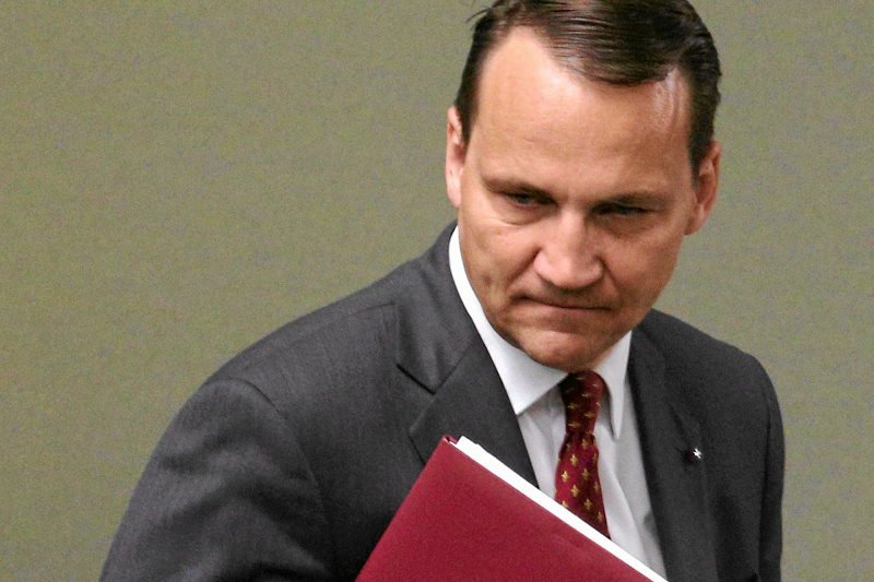 Ministerstwo Spraw Zagranicznych kupiło fotele za 300 tys. zł.