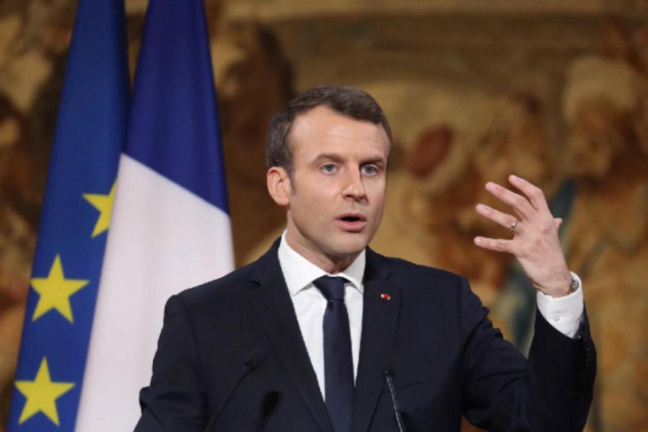 Prezydent Francji uważa, że nie możemy eskalować stosunków z Rosją.