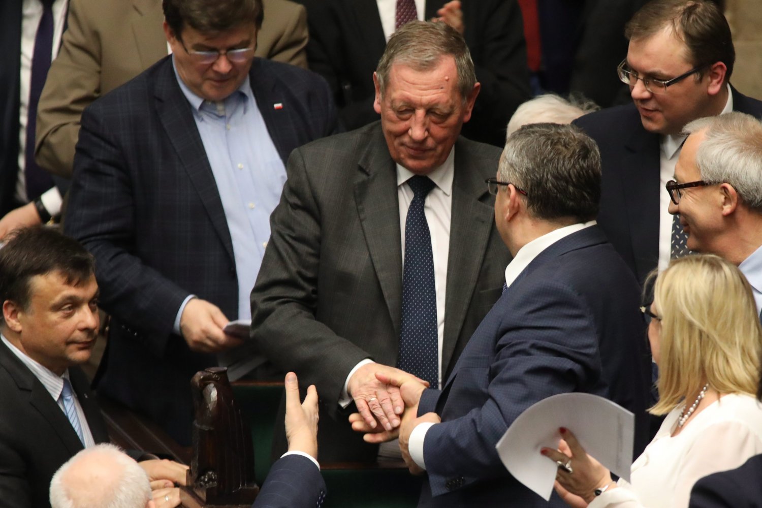 Minister Jan Szyszko już raz "ocalał". W marcu posłowie głosowali wotum nieufności wobec niego. Teraz bitwa toczy się o poparcie 120 tys. myśliwych. Niektórzy chcą jednak zasadniczych zmian.