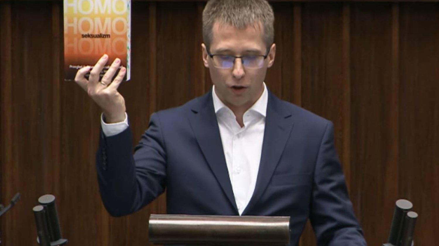 Incydent w Sejmie. Hołownia wyrzucił polityka