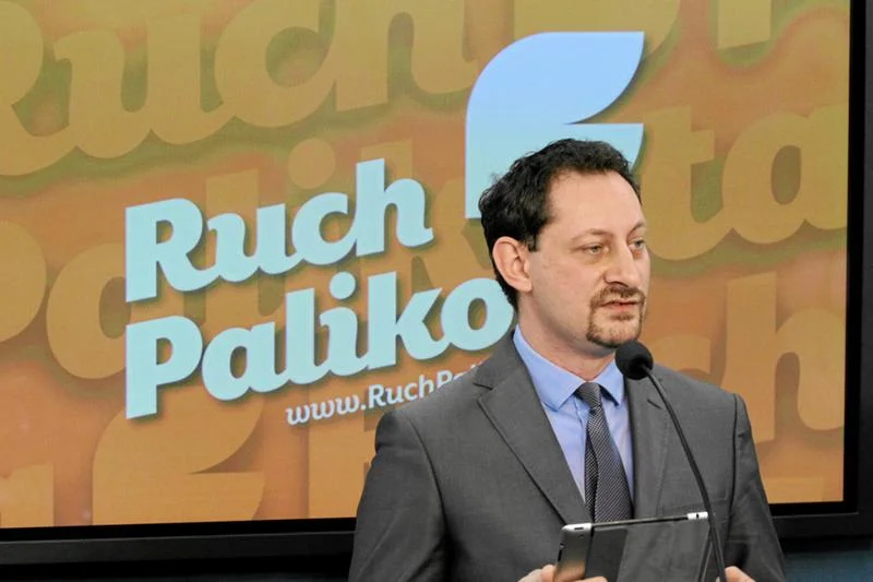 Poseł Ruchu Palikota Armand Ryfiński interweniował w urzędzie dzielnicy w sprawie swojej matki