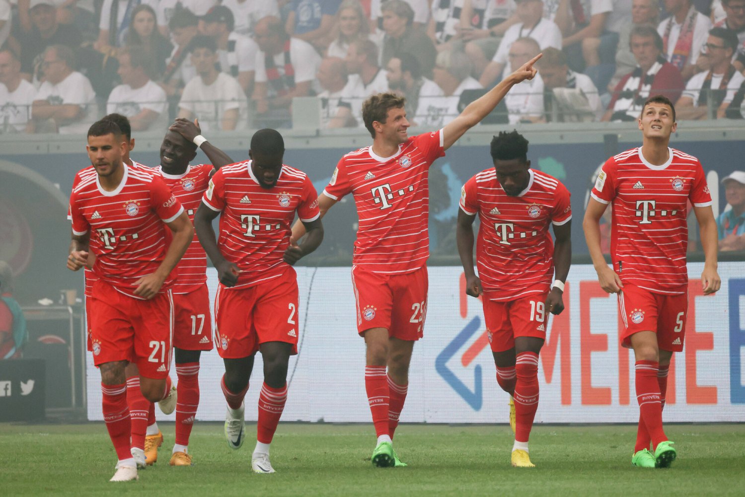 Bayern Monachium efektownie rozbił Eintracht Frankfurt na początek sezonu Bundesligi