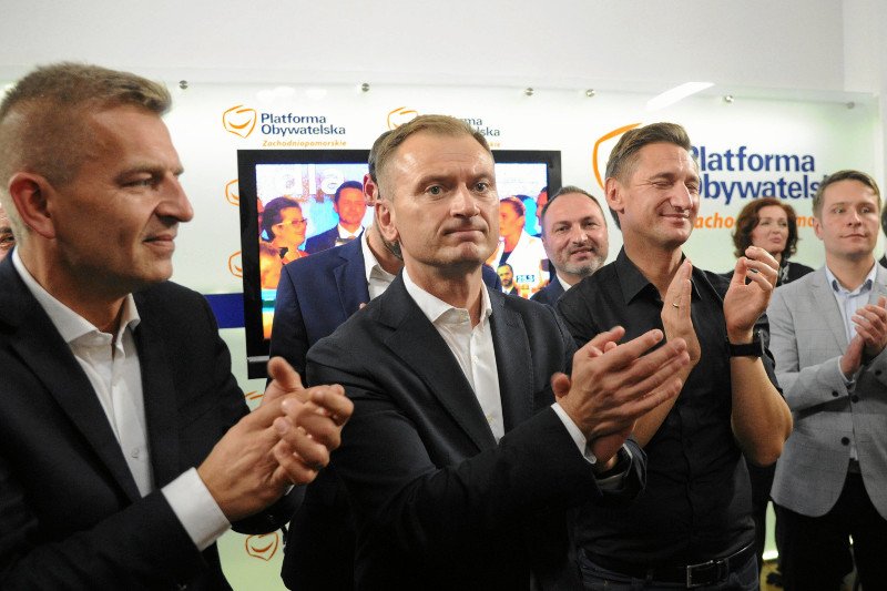 Sławomir Nitras w sztabie wyborczym PO w Szczecinie.