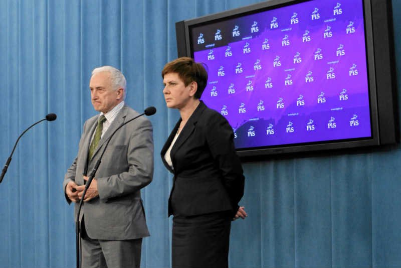 PiS w ostatniej chwili zmieniło kandydata do Rady Polityki Pieniężnej. Będzie musiało naginać regulamin.