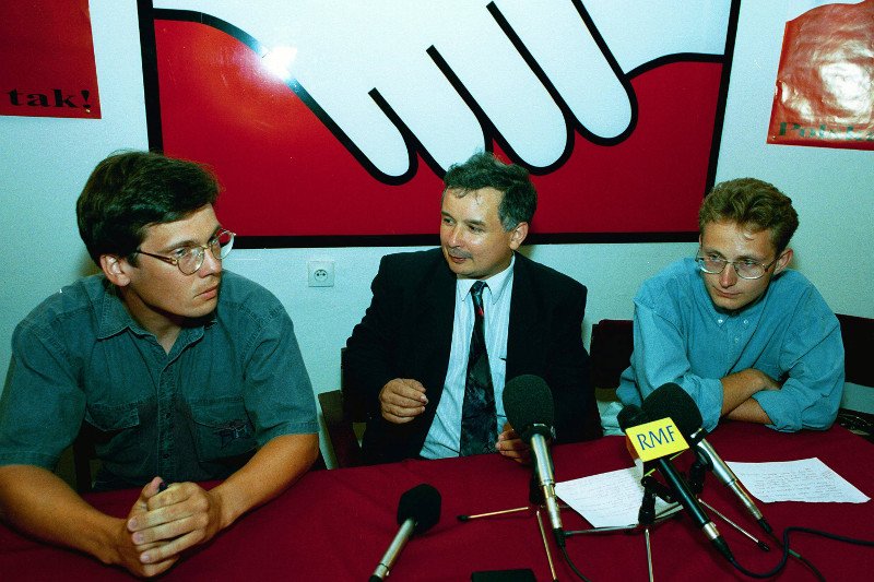 Jarosław Kaczyński i Paweł Rabiej (na zdjęciu z prawej) mieli przed laty wspólny cel.