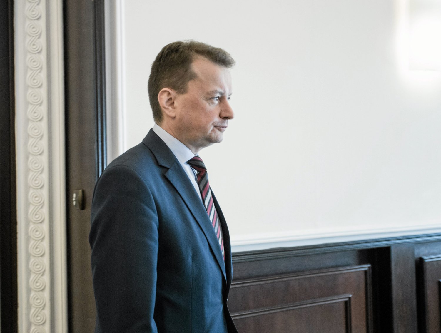 Minister spraw wewnętrznych i administracji Mariusz Błaszczak mówił, że m.in. protest z białymi różami zorganizowali "ludzi chorzy z nienawiści", a opozycja "hoduje drugiego Cybę".