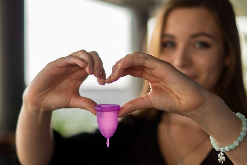 Wiele kobiet w Polsce nie ma dostępu do środków higienicznych.