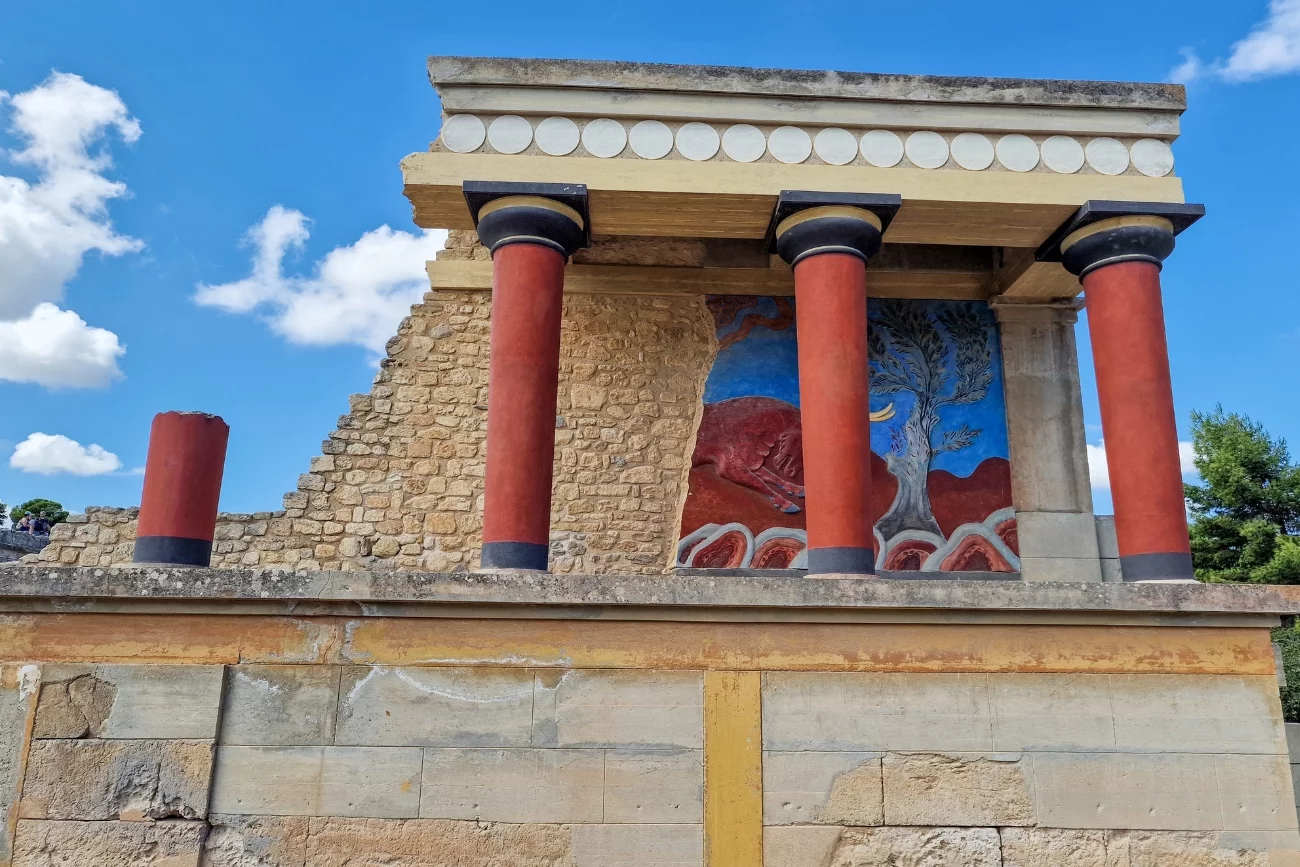 Jedna z licznych ruin w Pałacu Knossos