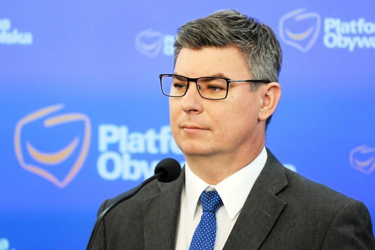 Rzecznik PO Jan Grabiec ocenił, że Michał Dworczyk powinien zostać zdymisjonowany za aferę w sprawie szczepień.